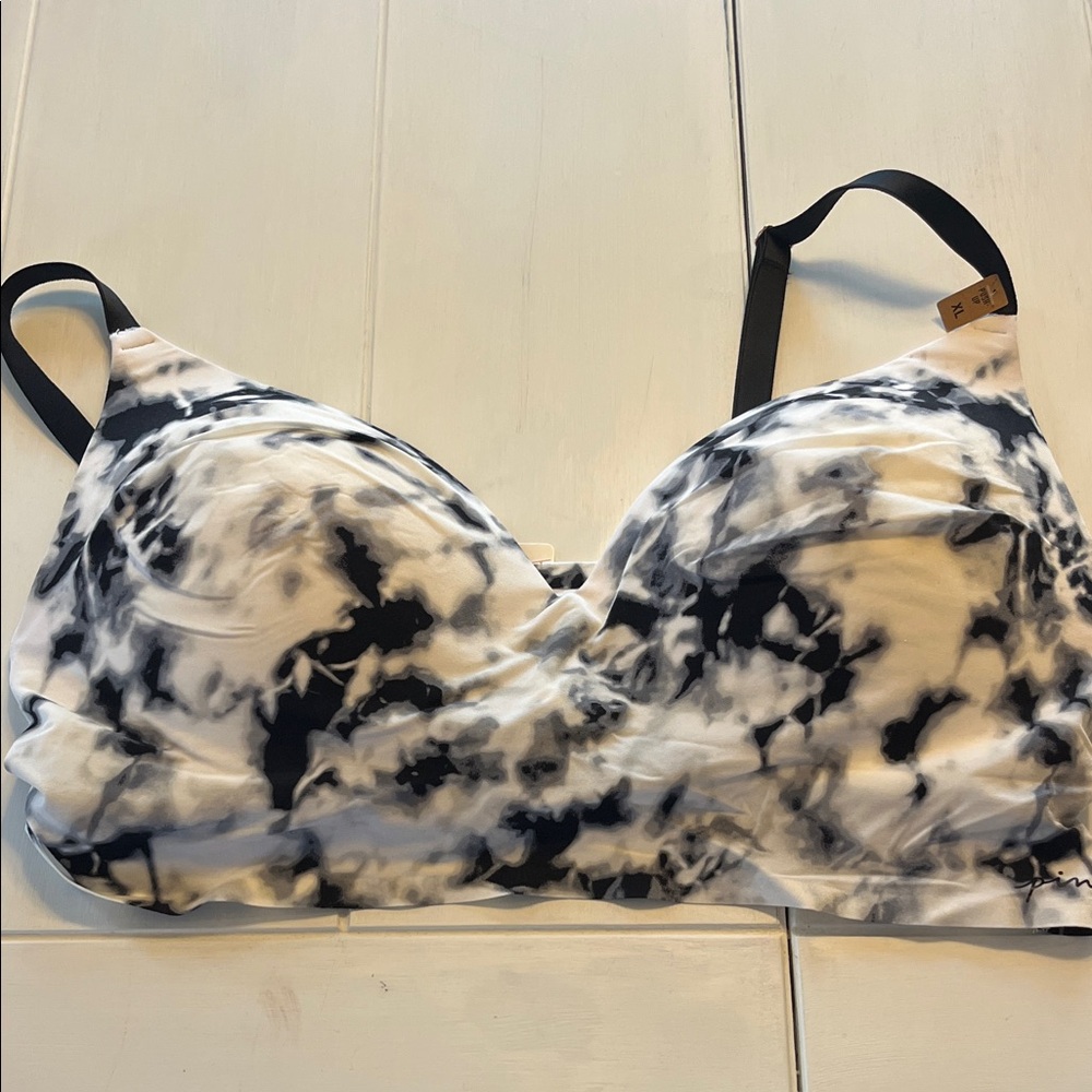 Pink Victorias Secret/Beautiful bra/M/NWT!!!! Black and white color way!!